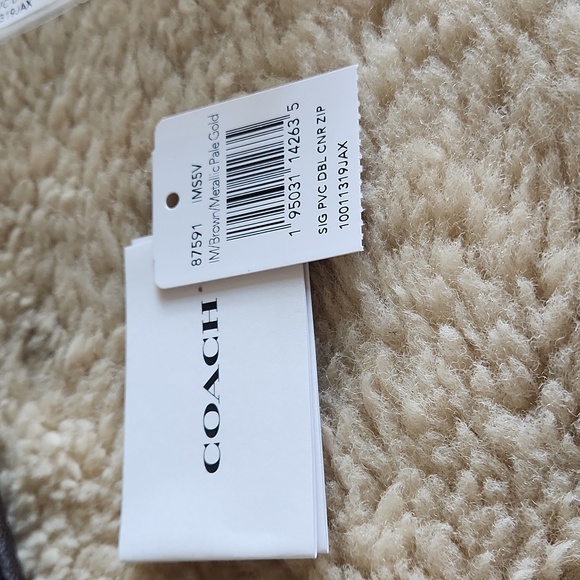 NWT Coach Brown Signature Leather with Pale Gold Double Corner Zip Wallet π€π€ - Picture 9 of 16